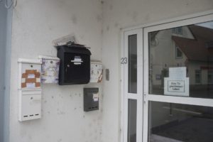 Briefkästen am Haus Alte Mainzer Straße in Mainz-Hechtsheim. - Foto: gik