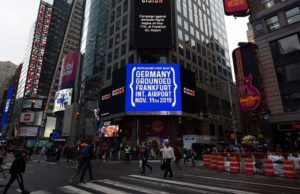 Foto von "Germany Grounded" am Times Square in New York. Foto: Gegenwind 2011 Rhein-Main e.V. /PR Newswire New York