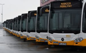 23 neue Dieselbusse präsentierte die Mainzer Mobilität 2019 stolz. - Foto: gik