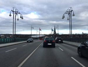 Kein Dieselfahrverbot auf der Rheinachse - und damit auch nicht auf der Theodor-Heuss-Brücke. - Foto: gik