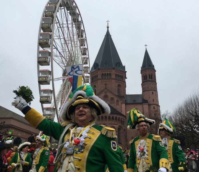 Kippt der rheinische Karneval? – Chefs der Karnevalshochburgen fordern komplette Absage in NRW