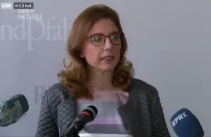 Gesundheitsministerin Sabine Bätzing-Lichtenthäler (SPD) informierte über den Stand der Vorbereitungen in der Coronavirus Pandemie. - Screenshot: gik