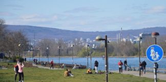 Coronaparties, Basketball, Ausflugsrummel am Rhein – Verstöße gegen Kontaktverbot trotz Coronakrise