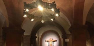 „Kreativ, hilfreich, verlassen, unzumutbar“: 57 Prozent kritisieren in Umfrage des Bistums Mainz Auftritt der Kirche in Coronakrise