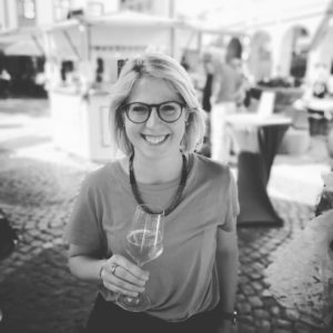 Normalerweise präsentiert die Mainzer Winzerin Malenka Stenner ihre Weine auf Veranstaltungen und Festen. - Foto: Stenner