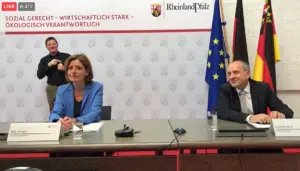 Ministerpräsidentin Malu Dreyer und Kulturminister Konrad Wolf (beide SPD) bei der Vorstellung des Kulturprogramms Corona. - Screenshot: gik