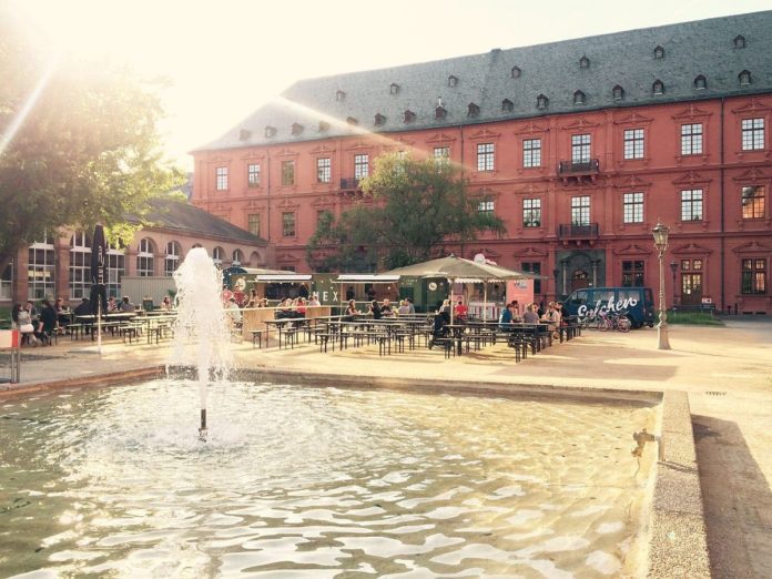 Draußen sitzen bis Mitternacht in Mainz: Verlängerte Öffnungszeiten für Außengastronomie jetzt auch in Hechtsheim und Gonsenheim
