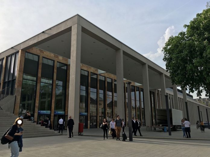 Wiesbaden senkt Parkgebühren im RheinMain Congress Center: Wiederbelebung der Innenstadt nach Corona