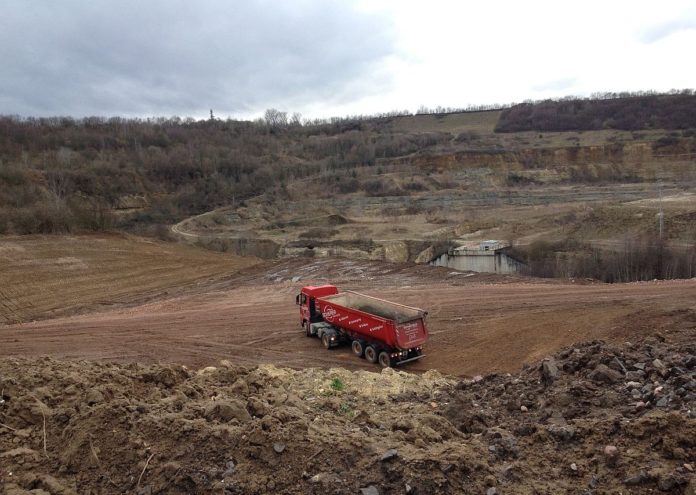 Mülldeponie im Mainzer Steinbruch überflüssig? – Eder lehnt Baggersee weiter ab, Ebling für Rheinschwimmbad