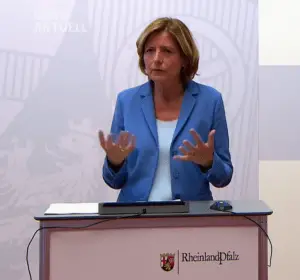 Ministerpräsidentin Malu Dreyer (SPD) nach der Bund-Länder-Konferenz. - Screenshot: gik