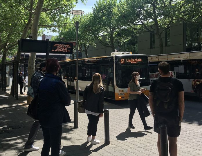 Rheinland-Pfalz: Maskenpflicht im Öffentlichen Nahverkehr soll bleiben – Gericht bestätigt Maskenpflicht