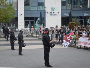 Seit dem 15. August kam es jedes Wochenende zu einem Aufmarsch von Rechtsextremen in Ingelheim, denen sich ein Bündnis bürgerlicher Demonstranten regelmäßig entgegen stellt. - Foto: gik
