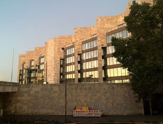 „Sandmännchen Ebling“ – Scharfe Kritik an Kostenexplosion Rathaussanierung – CDU stellt Beschluss in Frage