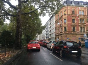 Stau in der Kaiserstraße ist Dank Tempo 30 an roten Ampeln deutlich häufiger als vorher. - Foto: gik