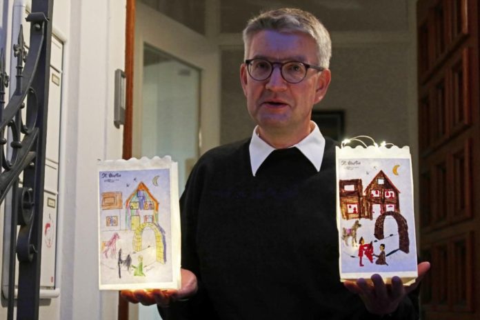 Laternen im Fenster statt Martinsumzug: Lichtermeer soll an St. Martin Mainz zum Leuchten bringen