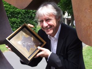 Emil Steinberger 2009 in Mainz bei seiner Ehrung mit einem "Stern der Satire". - Foto: kandschwar via Wikipedia