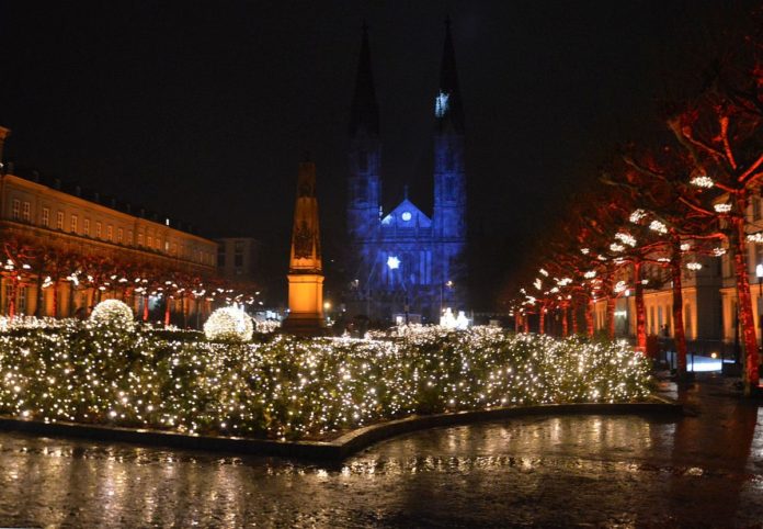 Wiesbaden führt Bändchen-Lösung für Handel ein – Hessen kippt Coronatests für Geboosterte und verschärft Regeln