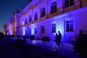 Das Gebäude der Leopoldina Akademie in Halle bei Nacht.  - Foto: Thomas Meinicke für die Leopoldina