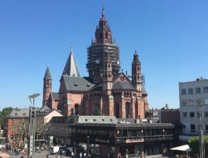 Der 1000 Jahre alte Mainzer Dom im Mai 2020. - Foto: gik