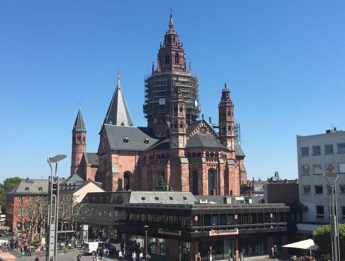Mainzer Dombauhütte ist jetzt Weltkulturerbe – UNESCO nimmt Dombauhütten in immaterielles Kulturerbe auf