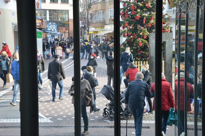 Ansturm auf Geschäfte in Mainz – Verschärfter Lockdown ab Mittwoch treibt Kunden in die Innenstadt