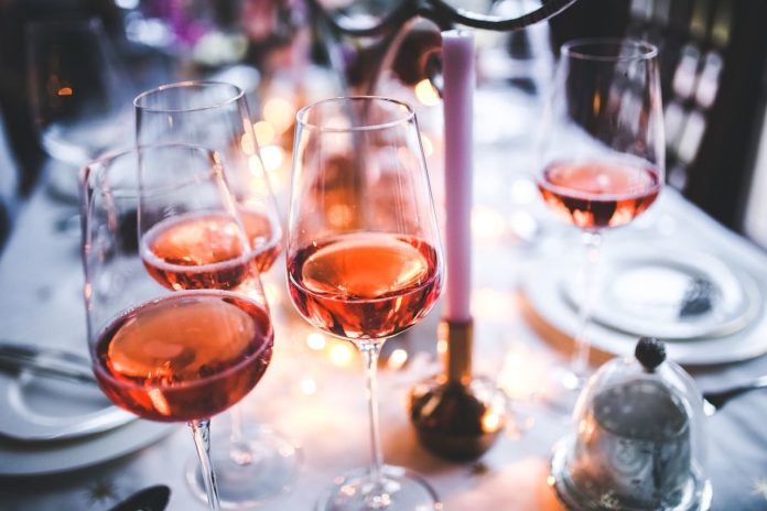 Desinfektionsmittel statt Wein: Winzer in Mainz und Rheinhessen dürfen Rotweine und Rosés destillieren – Ziel: Überangebot abbauen