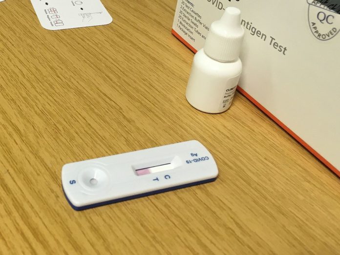 Corona Schnelltests in Wiesbaden: Schnelltestcenter ab Montag am Start – Mobiler Test Zuhause möglich