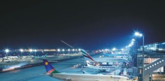 Neue Coronawellen führen zu neuem Knick im Luftverkehr – Neue Landegebühren in Frankfurt sollen lärmärmere Flugzeuge fördern