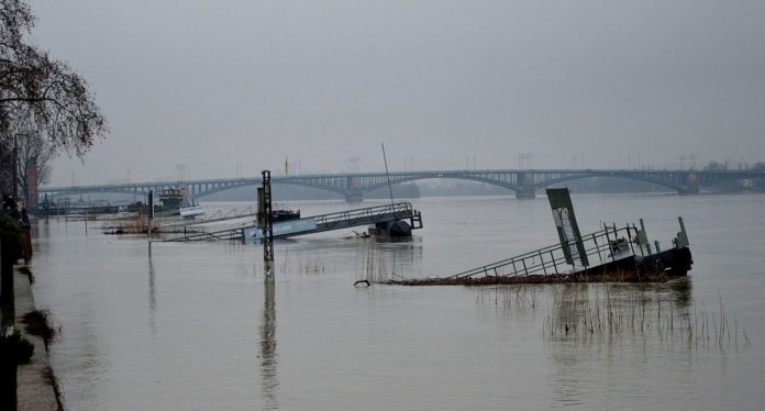 Hochwasser in Mainz: Höchststand von 6,34 Meter erreicht, Pegel sinken wieder – Warum Mainz gut geschützt ist