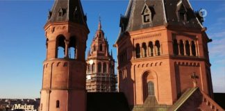 Endzeitstimmung im Mittelalter und Maler Monet mit Augenleiden: Mainzer Science Shoppe im August am Mainz-Strand