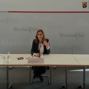 Musste nun auch einen Thrombosefall in Rheinland-Pfalz verkünden: Gesundheitsministerin Sabine Bätzing-Lichtenthäler (SPD). - Foto: gik