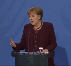 Bundeskanzlerin Angela Merkel (CDU) am Freitag nach dem Impfgipfel von Bund und Ländern. - Foto: gik