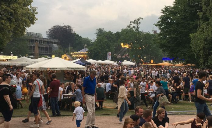 Wiesbaden sagt Wilhelmstraßenfest ab – Keine Planungssicherheit für Theatrium – Kippt auch Mainzer Johannisnacht?