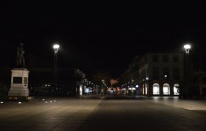Leere Ludwigsstraße um 22.00 Uhr: Die Mainzer hielten sich in der ersten Nacht an die Ausgangssperre. - Foto: gik