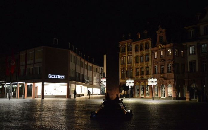 Mainz legt Berufung gegen Stopp der Ausgangssperre ein – Inzidenz in Mainz steigt auf über 200 – Bund entschärft Ausgangssperren