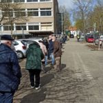 Schlange Impfzentrum Mainz Osterdienstag – Foto Rudi Hube