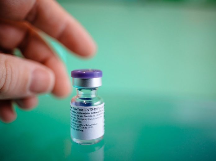 Corona-Pandemie: Rheinland-Pfalz startet Auffrischungsimpfungen ab 1. September – Impfgegner verbreiten Fakenews