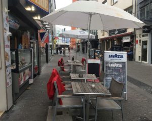 Wann in Mainz Gastronomie und Geschäfte wieder richtig öffnen dürfen, ist unklar. - Foto: gik