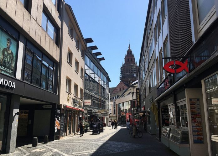 Corona-Lockerungen: In Mainz Terminshopping, Mainz-Bingen öffnet Außengastronomie – Camping und Ferienwohnungen ab Mittwoch