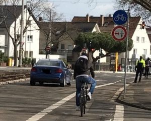 Kontrolle der Mainzer Polizei zur Sicherheit im Fahrradverkehr. - Foto: Polizei Mainz