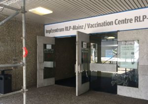 Das Mainzer Impfzentrum hat am Donnerstagabend seine Tore geschlossen. - Foto: gik