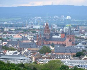 Weißt Du, wie viele Gebäude in Mainz stehen? Der Zensus 2022 will auch das erfahren. - Foto: gik
