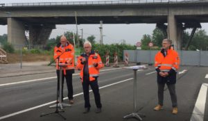 Pressekonferenz der Autobahn GmbH des Bundes an der Salzbachtalbrücke, von links: Matthias Hannappel, Ulrich Neuroth und Alexander Pilz.l- Foto: gik