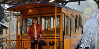Wiesbadens schrägstes Wahrzeichen: Nerobergbahn startet an Karfreitag in die Saison – Einzige Standseilbahn mit Wasserballast
