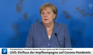 Warb eindringlich: "Lassen Sie sich Impfen!" Bundeskanzlerin Angela Merkel (CDU) am Dienstag in Berlin. - Screenshot: gik