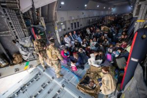 Evakuierungsflug der Bundeswehr aus Kabul - Foto: Verteidigungsministerium via Twitter
