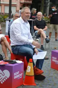 Gerhard Wenderoth beim DGB-Wahlspiel "Mensch Wähl Mich". - Foto: gik
