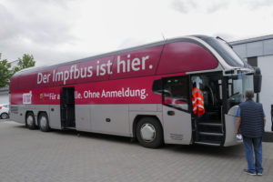 Impfbusse, Impfzentren - Rheinland-Pfalz will bis Jahresende eine Million Menschen zusätzlich impfen. - Foto: Staatskanzlei RLP/Sämmer