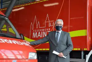 Innenminister Roger Lewentz (SPD) im September 2020 bei der Mainzer Feuerwehr. - Foto: gik
