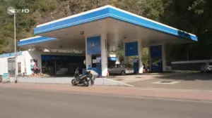 An dieser Tankstelle in Idar-Oberstein wurde am Samstag ein Student von einem radikalen Corona-Leugner erschossen. - Foto: ZDF,. Screenshot: gik 